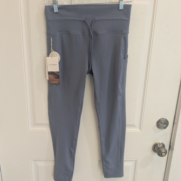 NWT Vuori Daily Pocket Leggings In Mercury - Picture 2 of 5